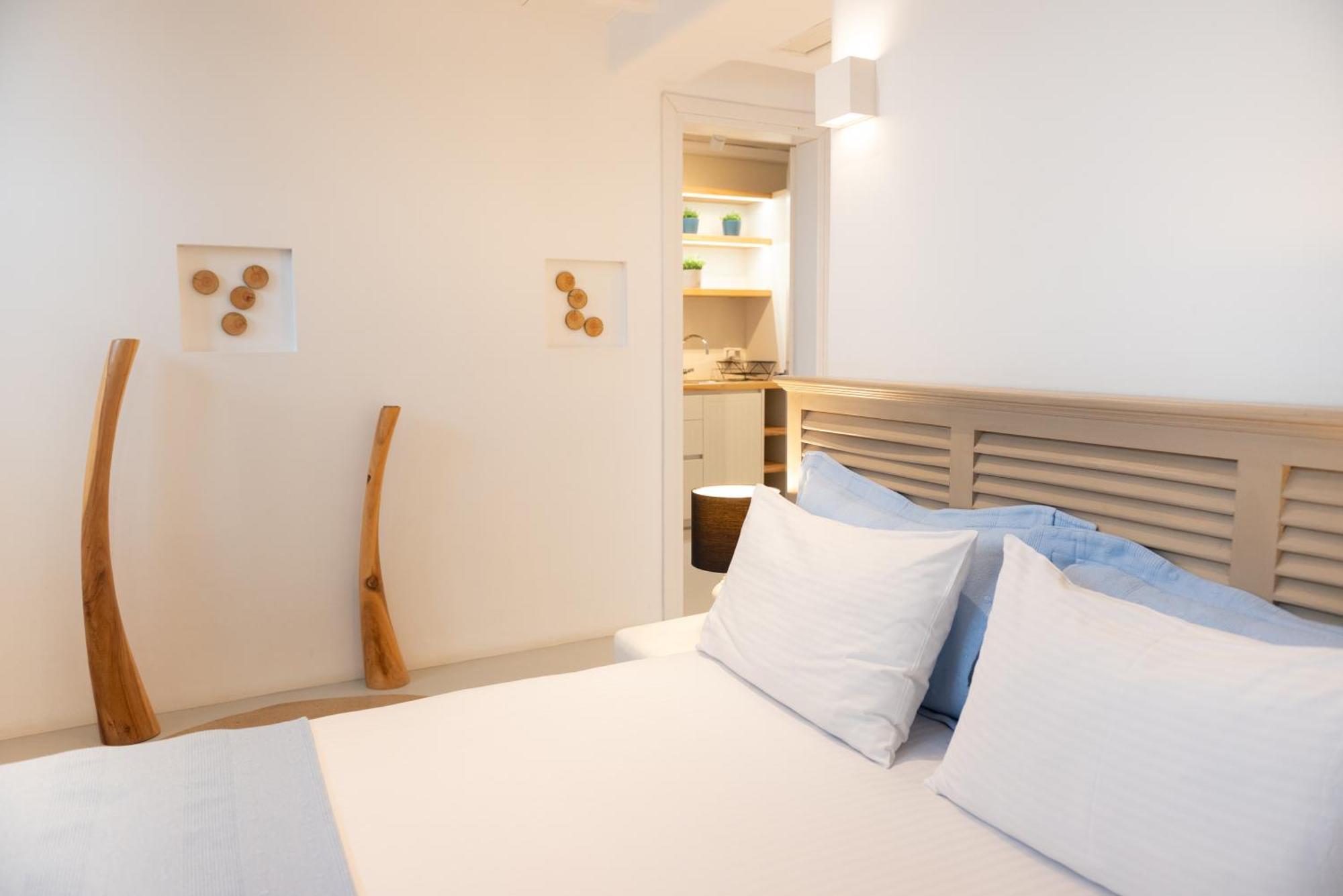 The Summit Of Mykonos Bed & Breakfast Кало Ливади Екстериор снимка